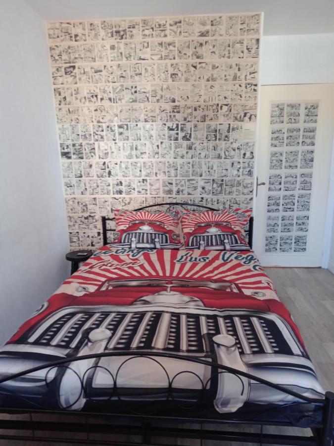 Appartement Le Labyrinthe Du Peintre Bransat Bagian luar foto