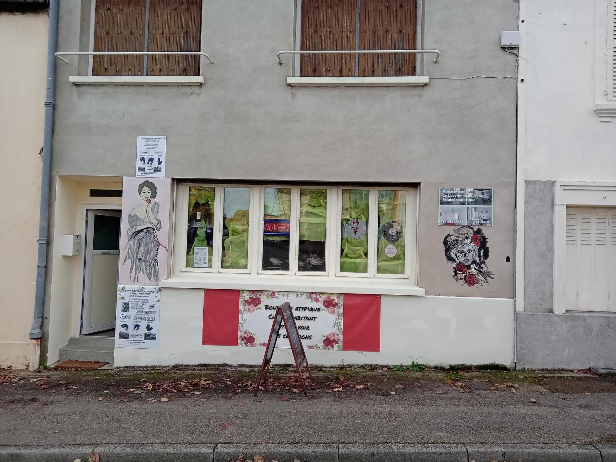 Appartement Le Labyrinthe Du Peintre Bransat Bagian luar foto